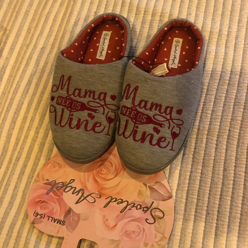 NEW Mama Needs Wine Grey Slippers 5/6